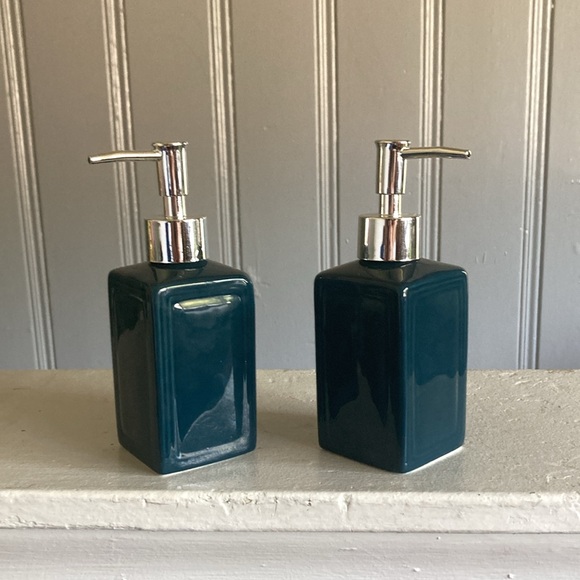 NWT- 2- Beautiful Blue Ceramic Square Hand Soap Pump Dispensers-w/ Chrome Pumps - Picture 14 of 17
